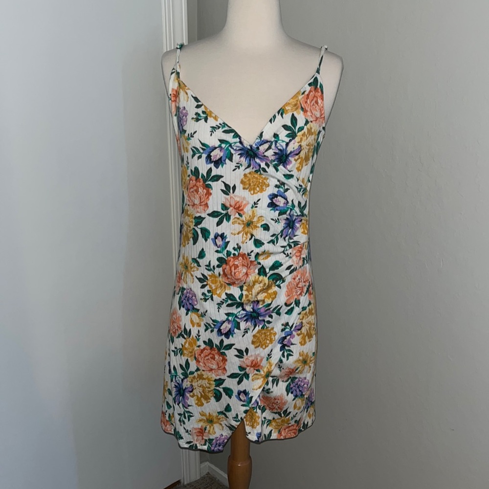 Ladies floral strappy summer dress